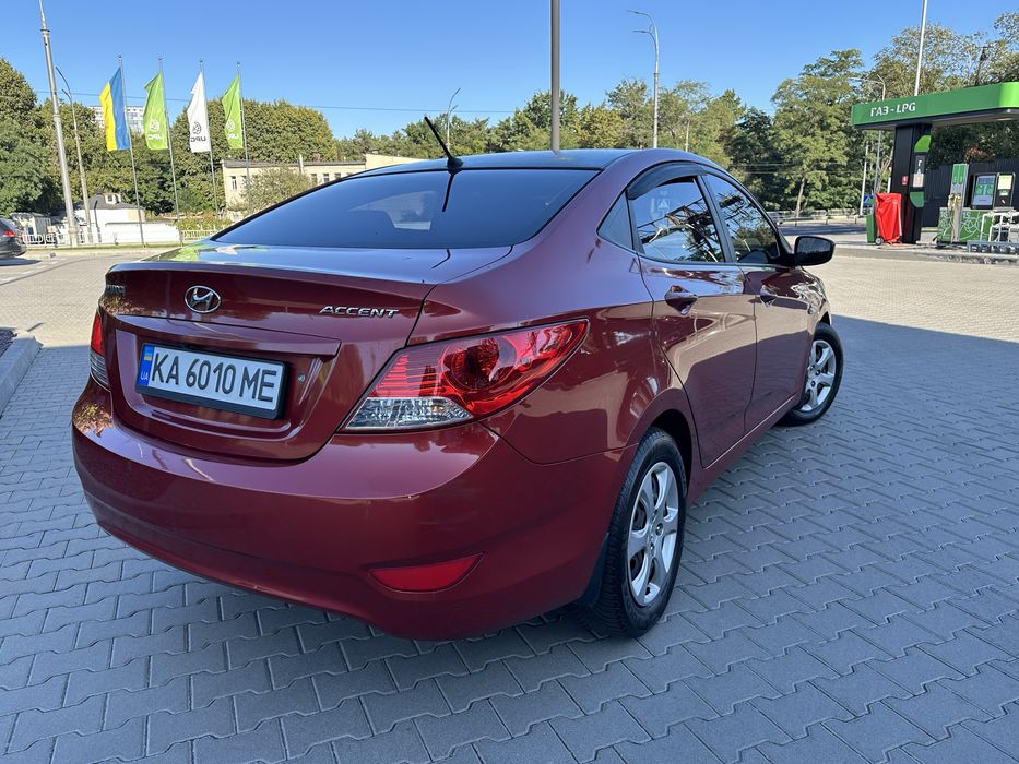 Продам Hyundai Accent , власне доглянуте авто