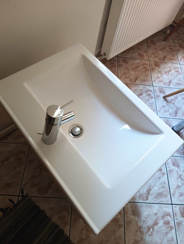 Umywalka z szafką