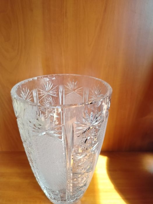 Wazon Kryształowy Z Ręcznie Szlifowanymi Elementami