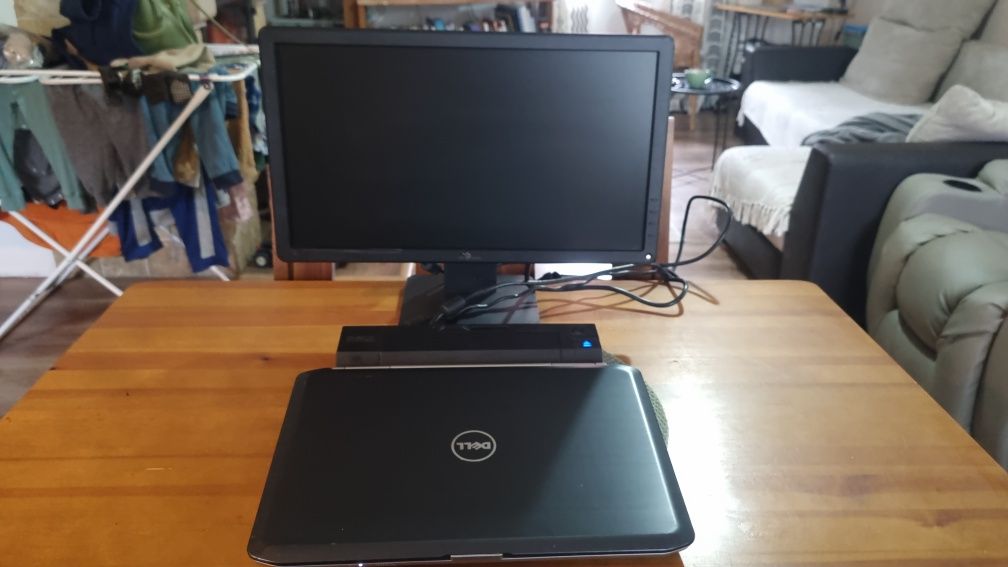 Laptop Dell LATITUDE E5420 i5 4GB/256GB SSD+Monitor 20"+stacja dokując