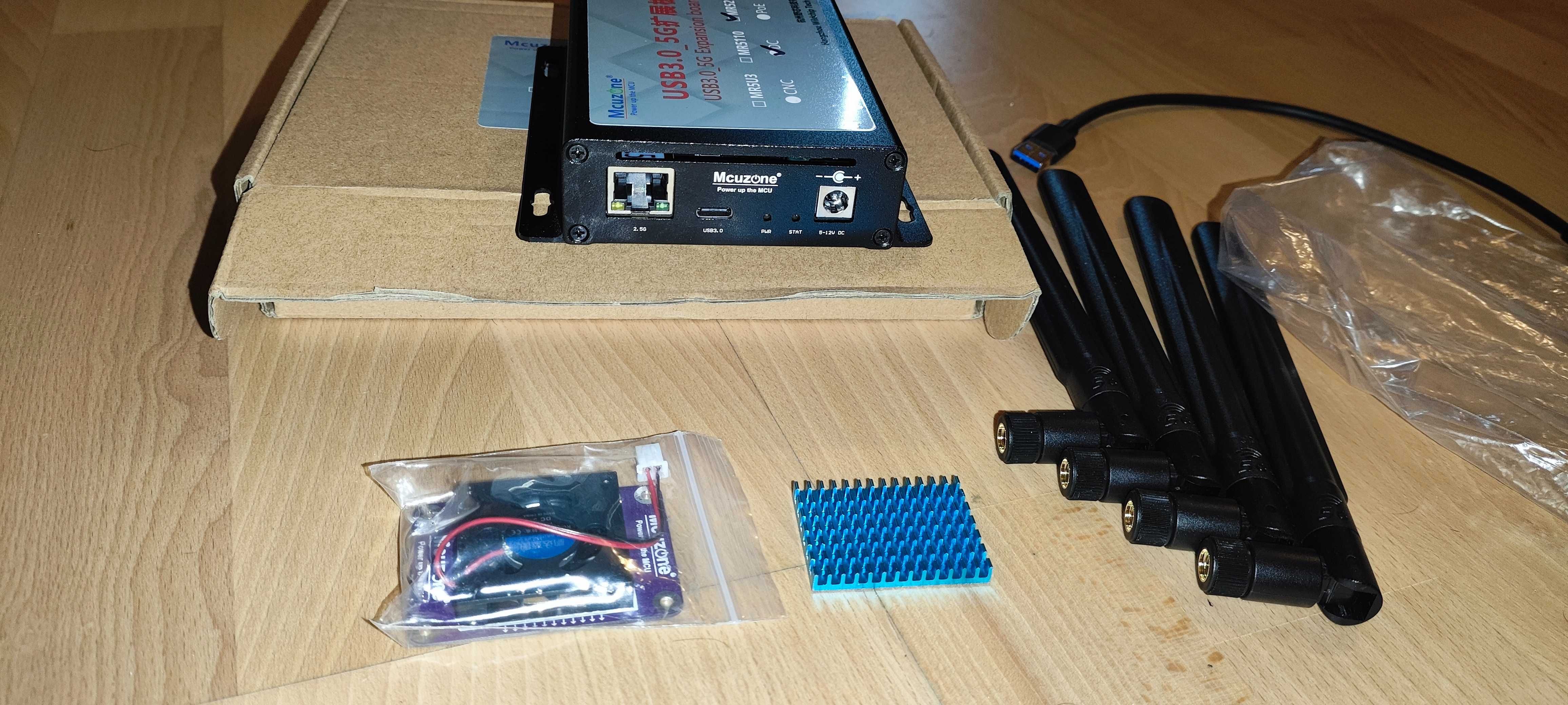 Router 5G LTE MR5210 V2 do 2,5 Gb/s (RJ45, USB-C), obsługa RM520N-GL