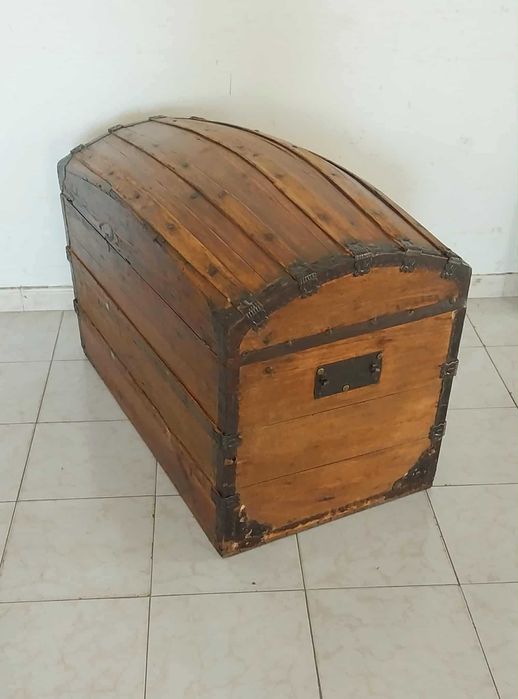Arca / Baú ANTIGO (Recuado). "RESTAURADO"