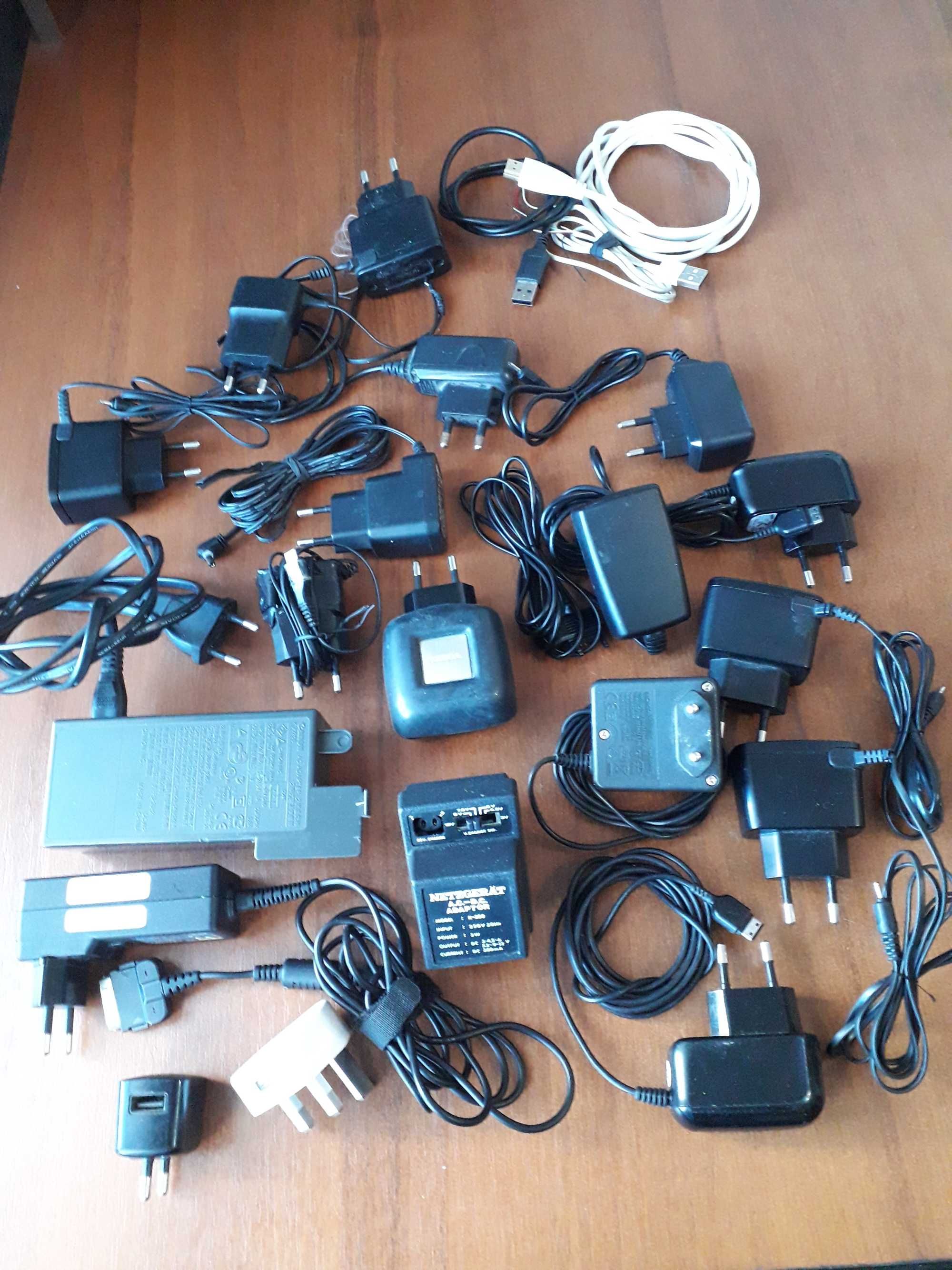 Динаміки. Наушники. Блоки живлення, зарядні. Кабель USB.