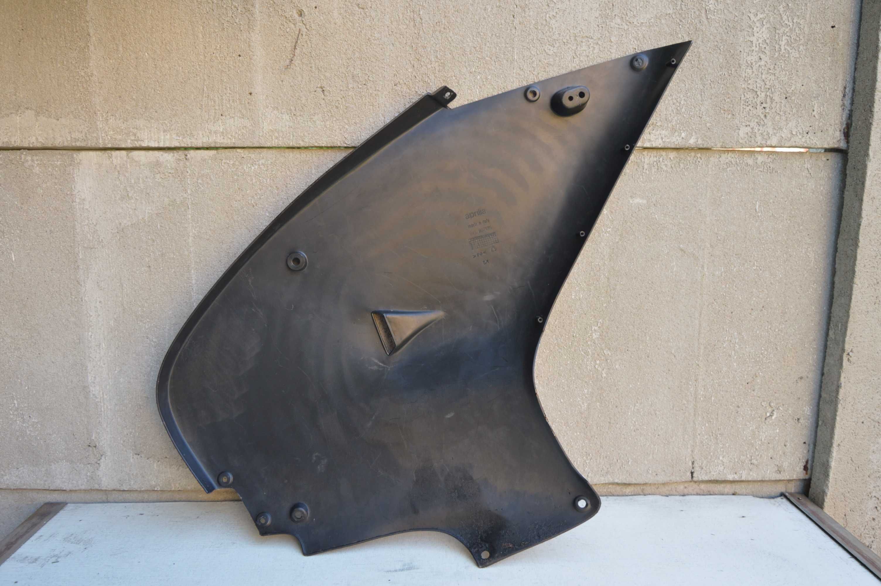 Aprilia RS 250 '98-03r OWIEWKA lewa oryginal