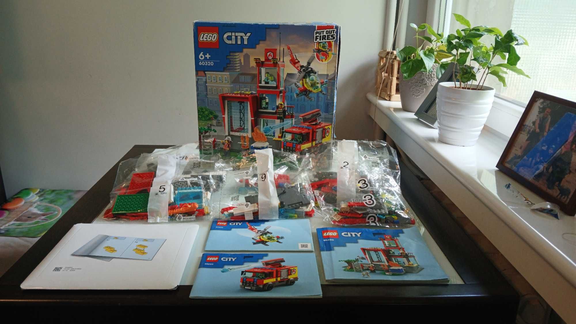 LEGO City Remiza strażacka 60320 - stan bardzo dobry, kompletny zestaw