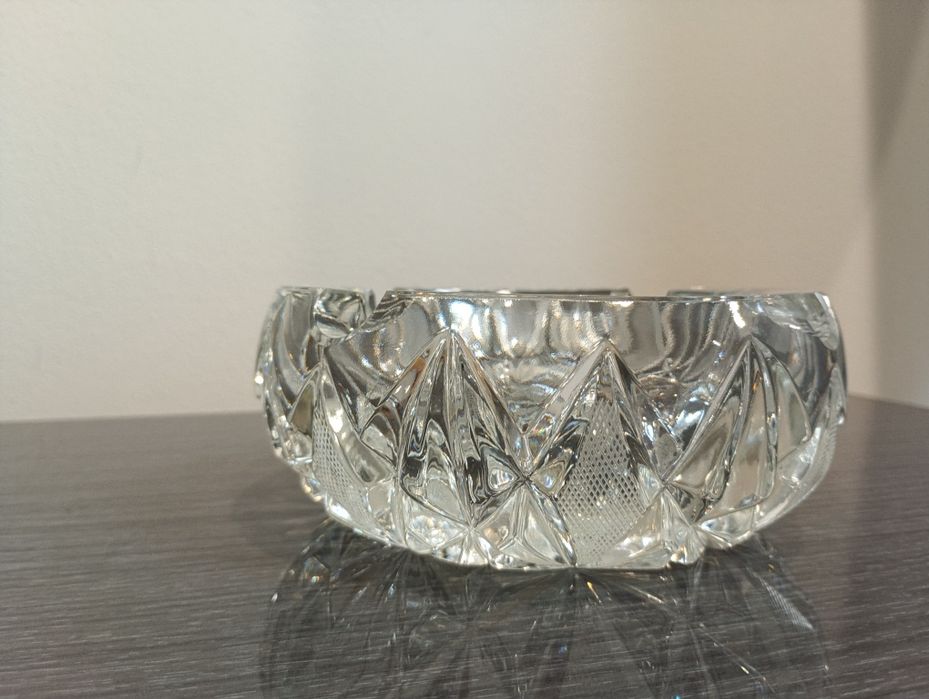 Duża kryształowa popielnica