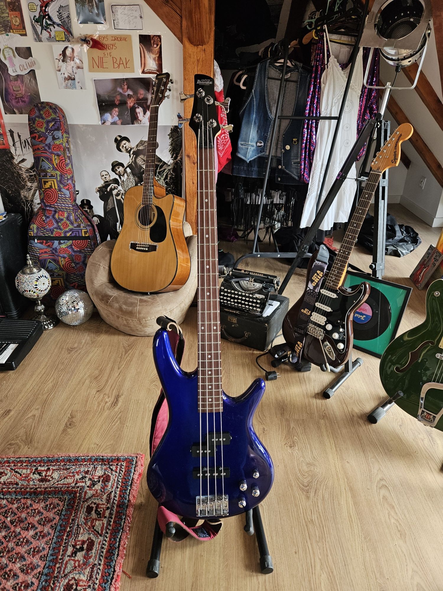 Gitara basowa, bass