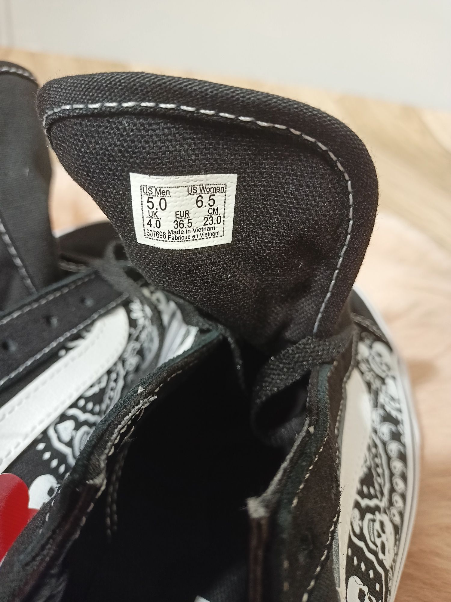 Vans 36,5 czarno białe sneakersy czacha