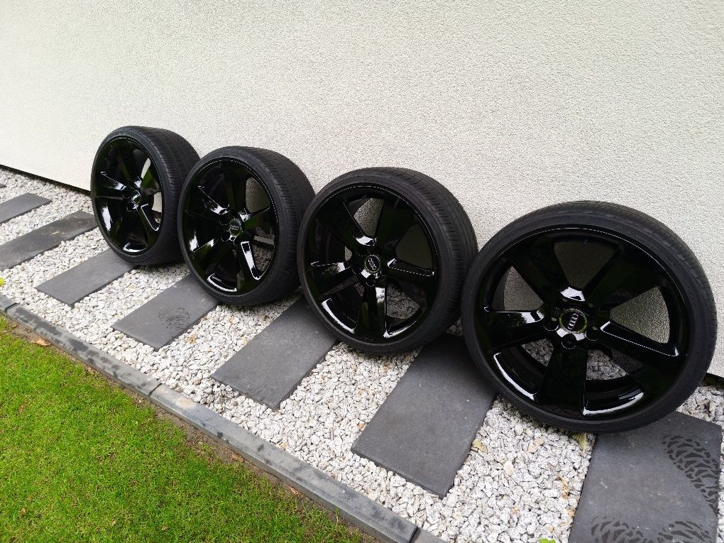 Felgi 19 5x112 et27 8j z oponami 225x35x19
Audi A4 A6 A6 Q5