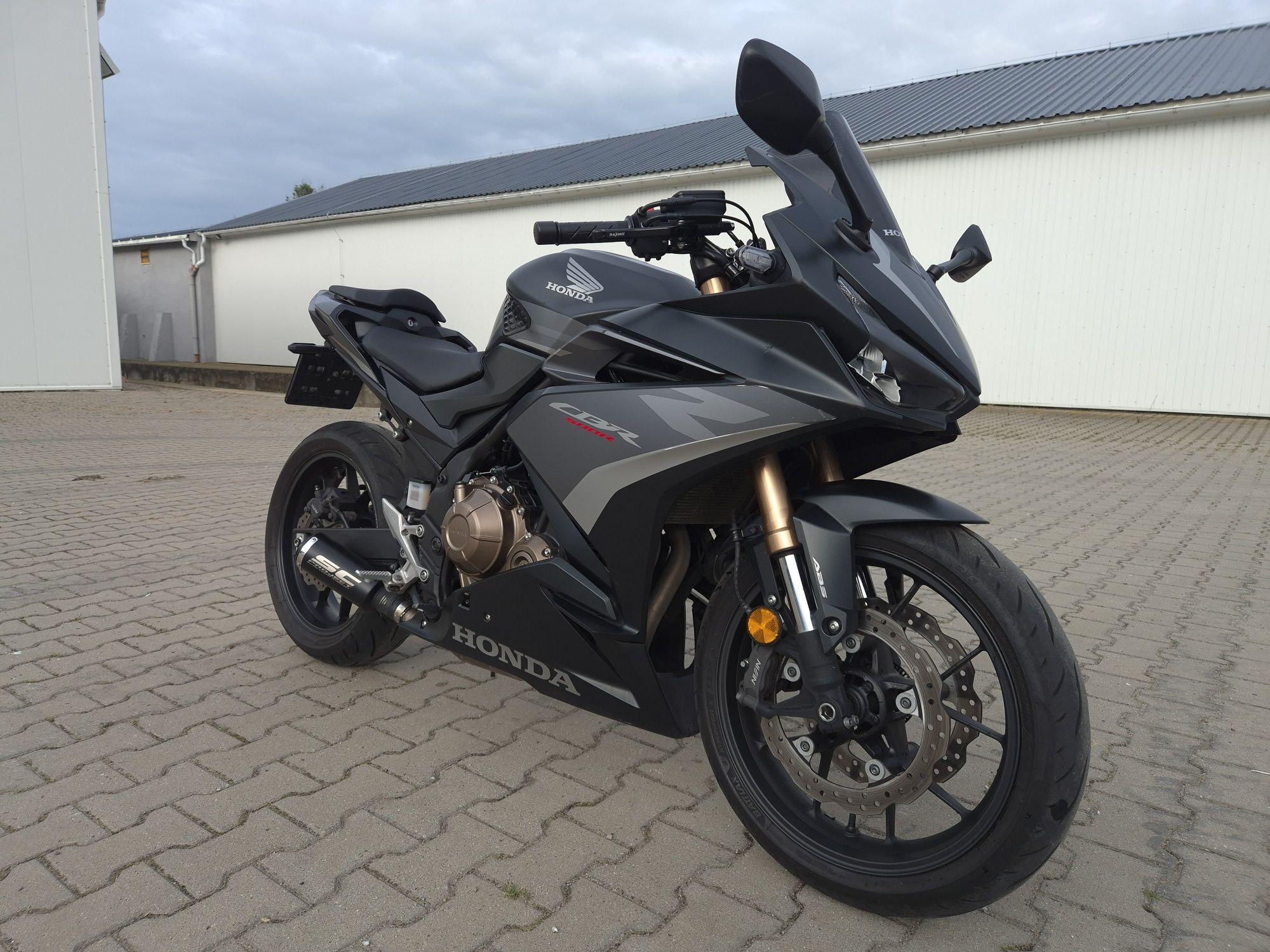 Honda CBR500R 2022 – Idealna na kat. A2 – 19 000 km Film 4K