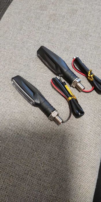 Komplet 2 lampek "pływających kierunkowskazów" do jednośladu