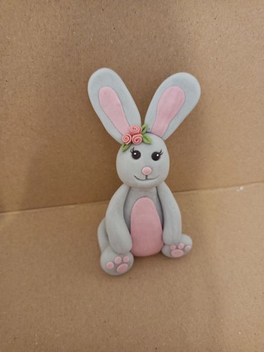 Królik z masy cukrowej na tort