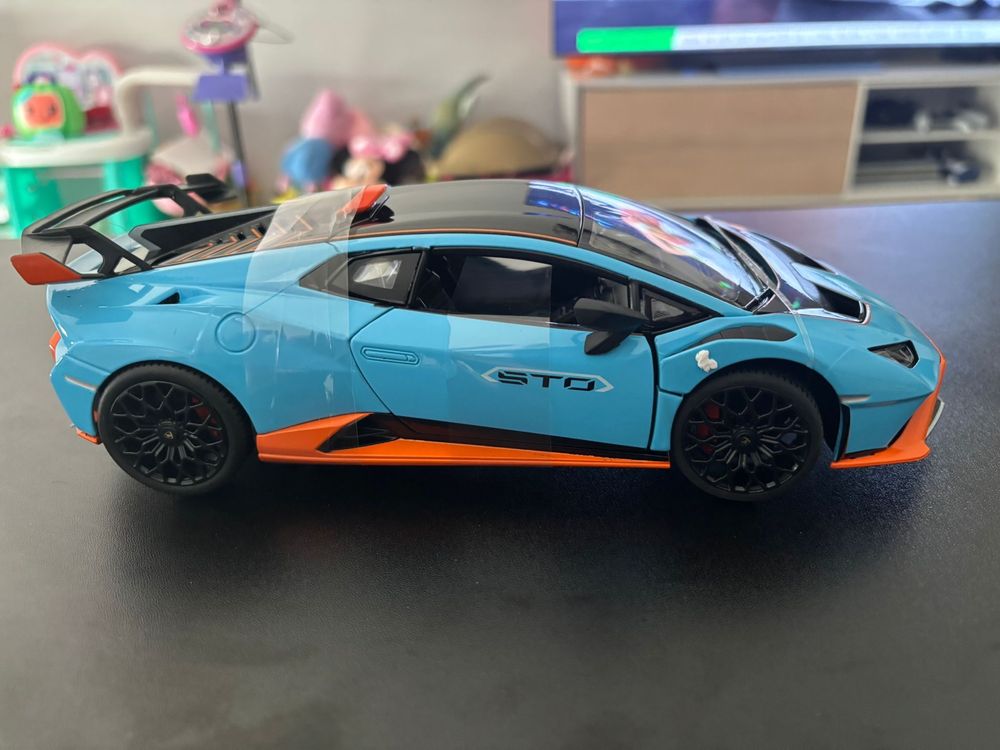 Lamborghini Huracan STO telecomandado escala 1:14