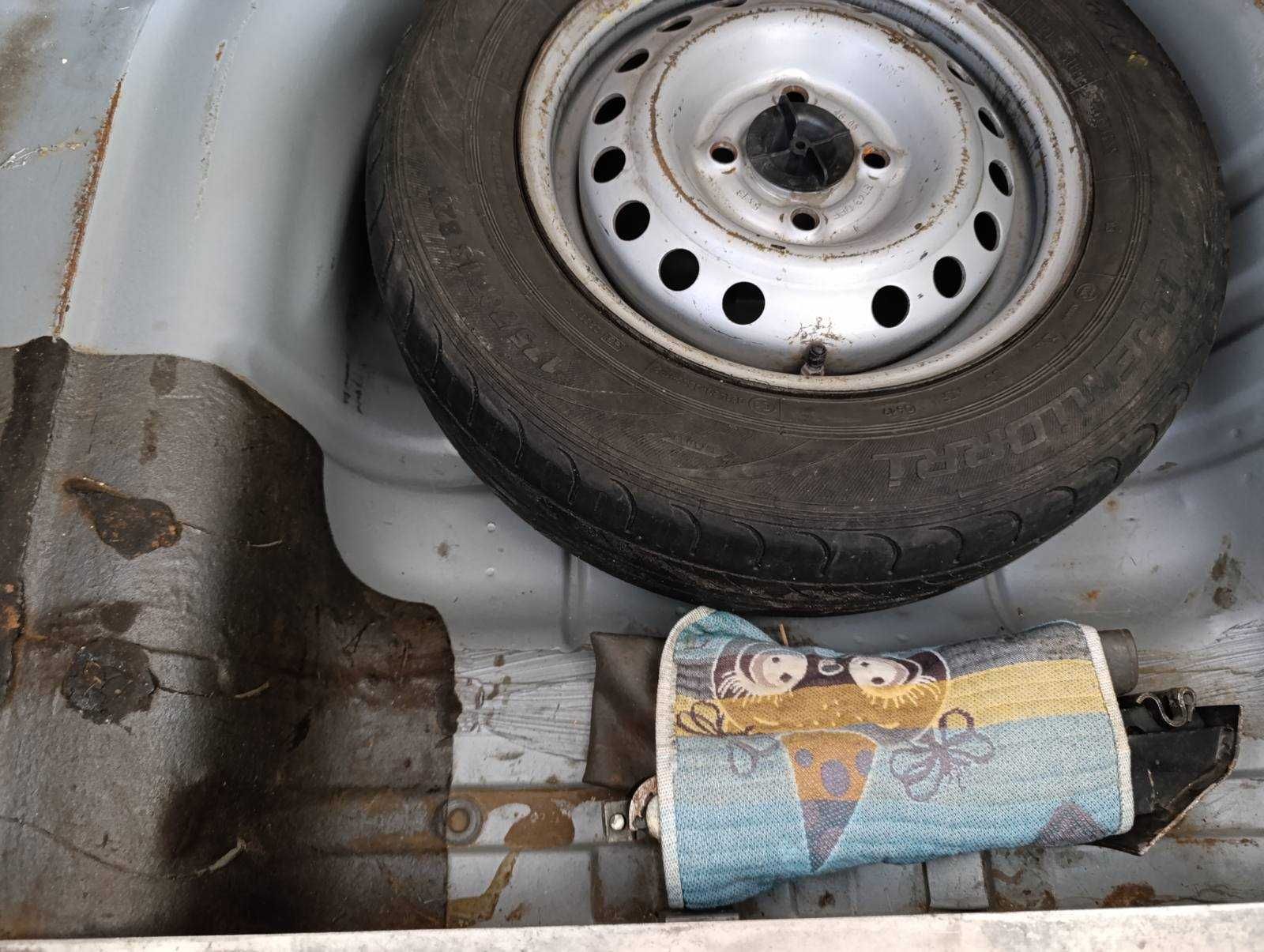 Daewoo Lanos 2010 року 1,5 л./бензин