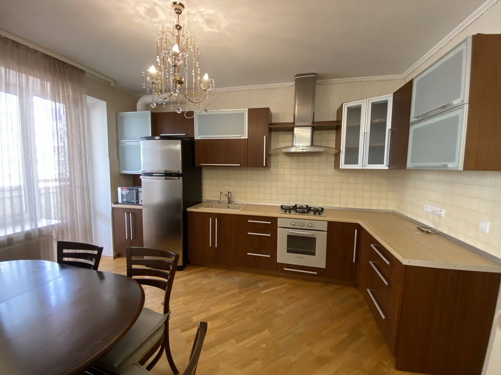 Продаж 3 кімн  кварт на Поділлі з АОГВ