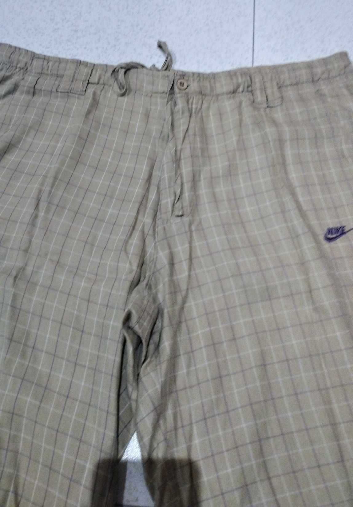 Calções Compridos Vintage (NIKE) - XL (Bege com riscas brancas e roxas