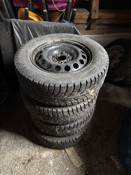 Kola z Oponami 5X114,3 215X60R16