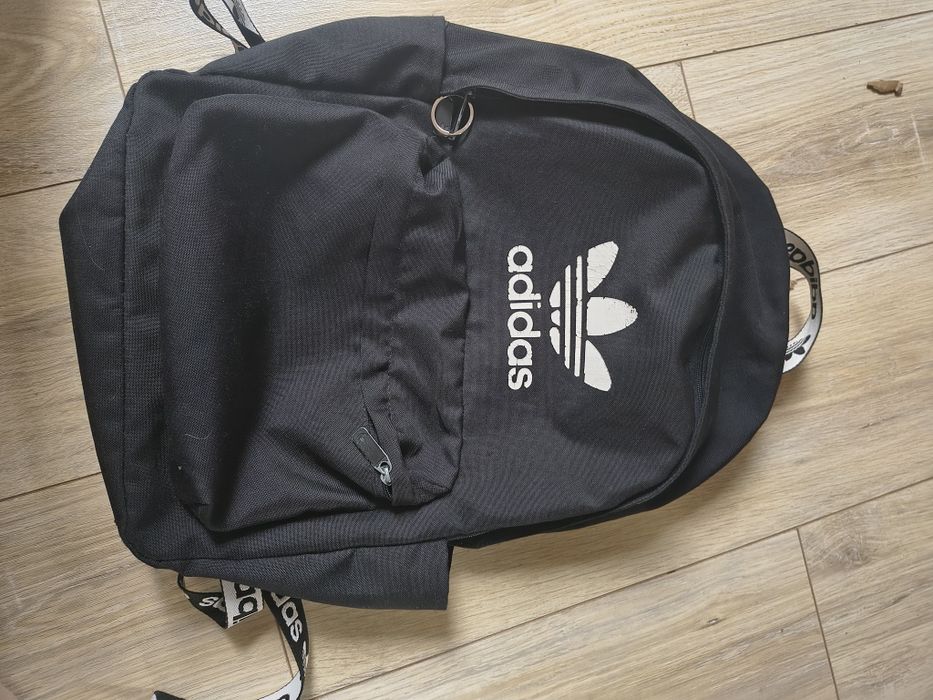 Czarny plecak adidas