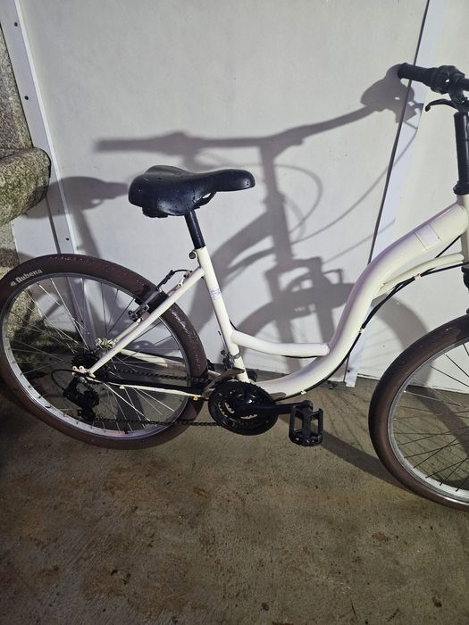 Vendo duas bicicletas de senhora e homem