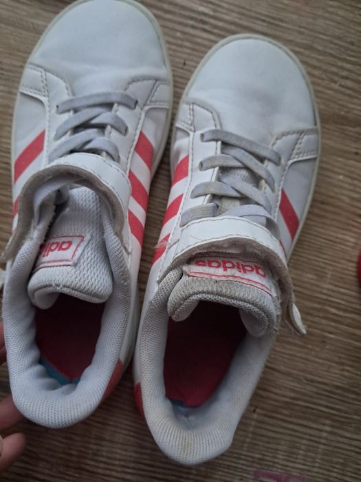 Biało różowe  sneakersy dla dziewczynki Adidas