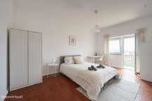 700908 - Quarto com cama de casal em...