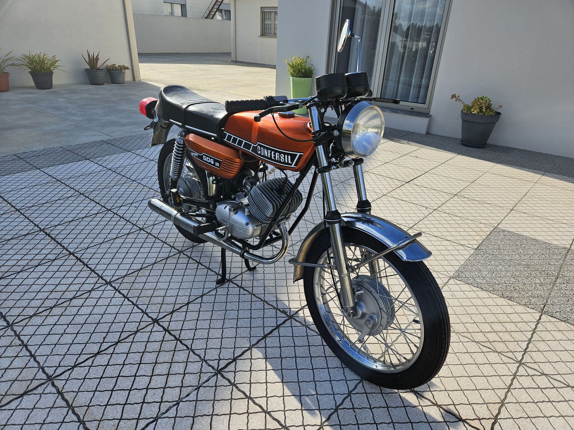 Motorizada Confersil 504 SS Sport
