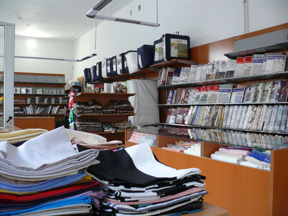 regały/meble do sklepów