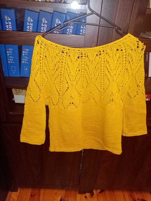 sliczny zolty sweter
