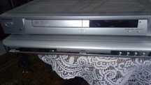 vendo 1 video mais 1 dvd