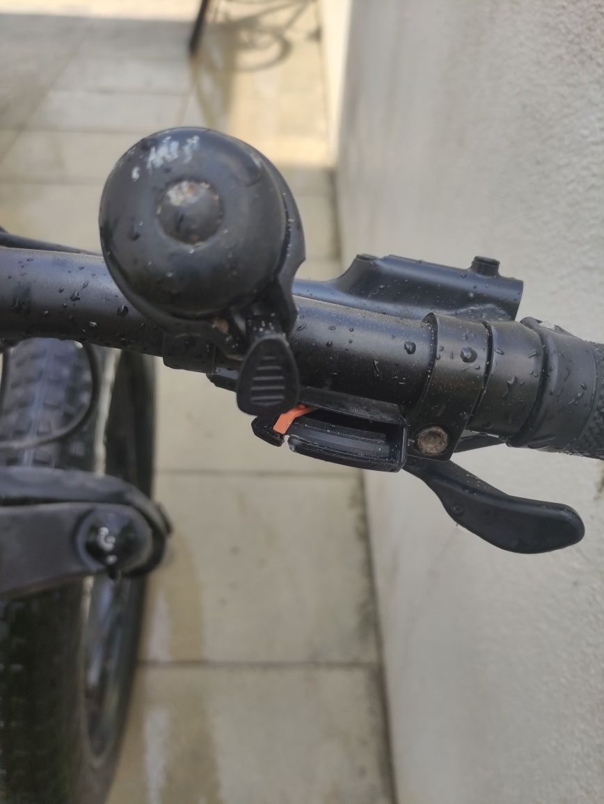 Bicicleta elétrica fat bike