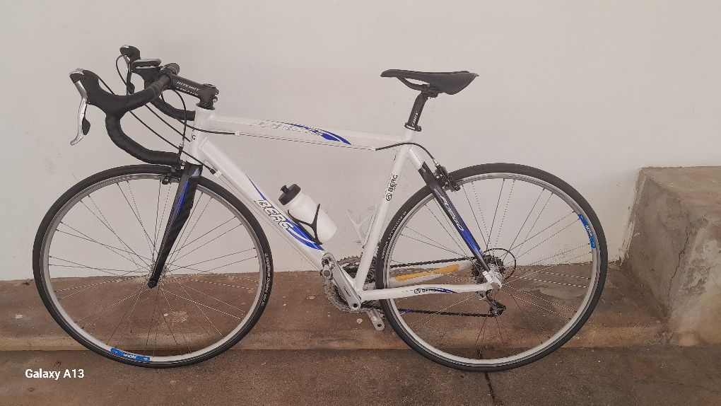Vendo bicicleta de estrada marca Berg fuego 7.5