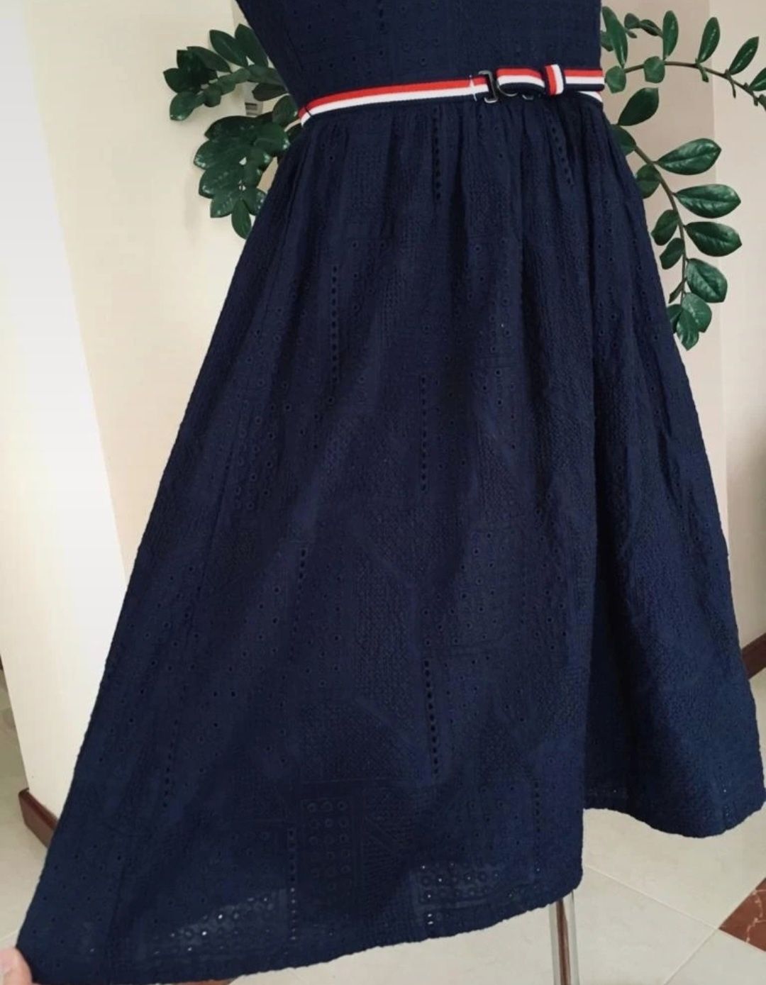 Oryginalna sukienka Tommy Hilfiger rozmiar S - M stan z paskiem