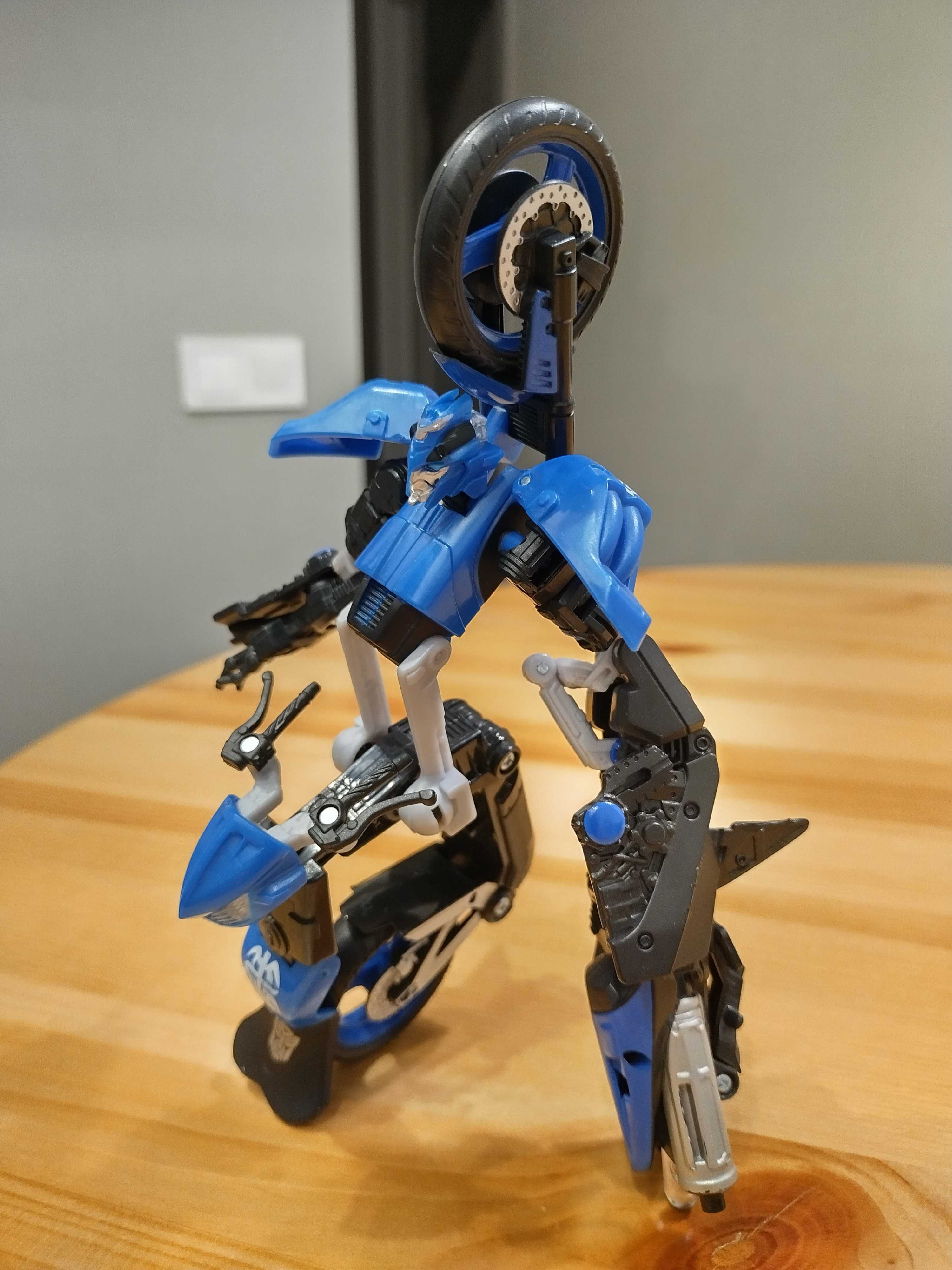 Трансформер Hasbro Chromia (TF2)