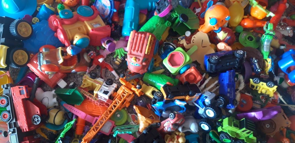 Conjunto Grande de Brinquedos Diversos