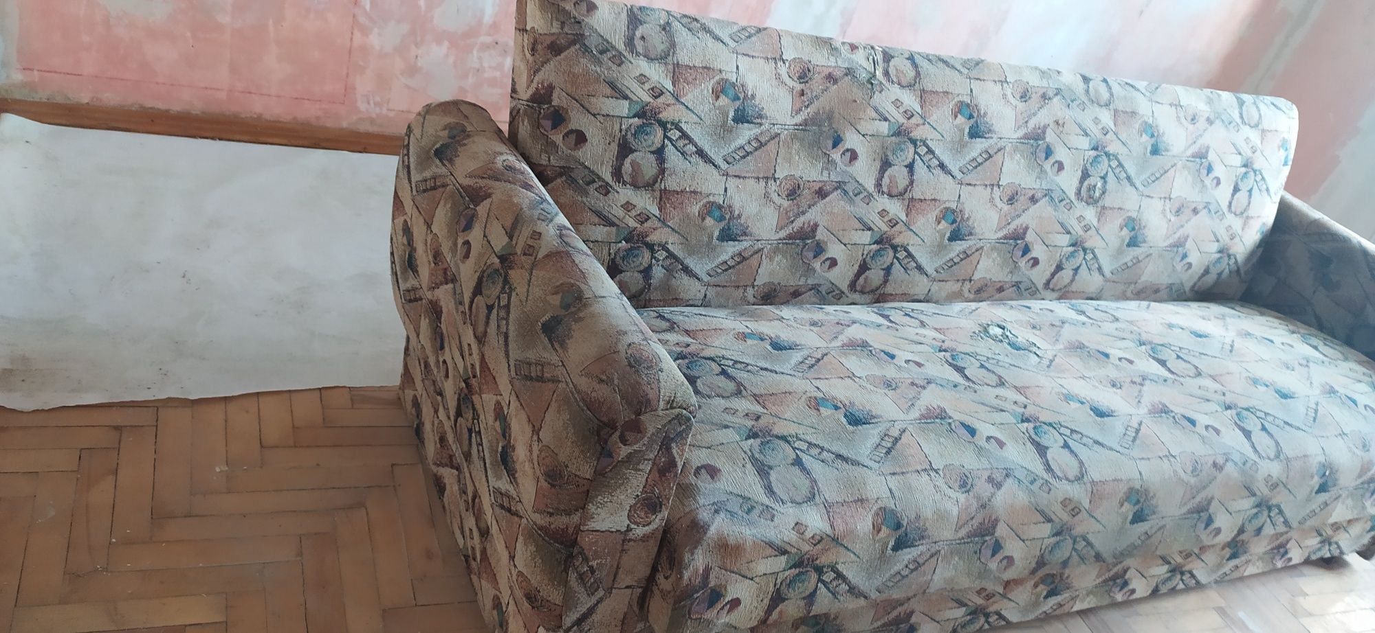 Диван б/у.250гривень.