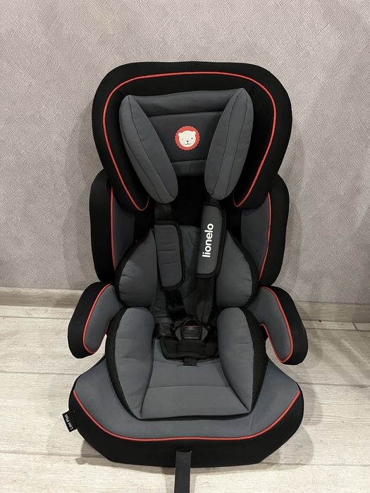 Дитяче автокрісло.Детское автокресло Есть наклон для сна. Німеччина