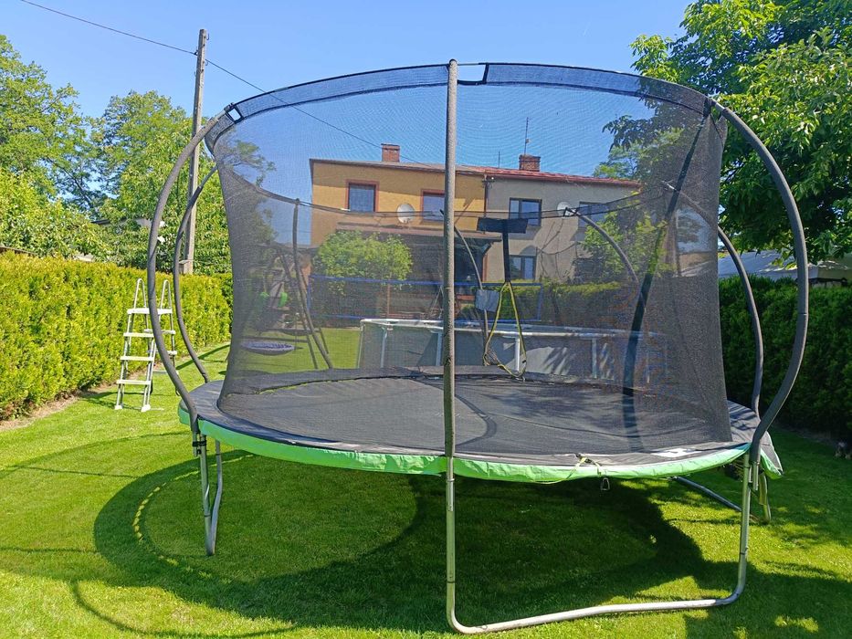 trampolina ogrodowa 14 FTdla dzieci z siatką i drabinką