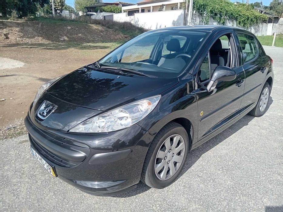 Peugeot 207, ótimo estado,  pouquíssimos kilómetros.
