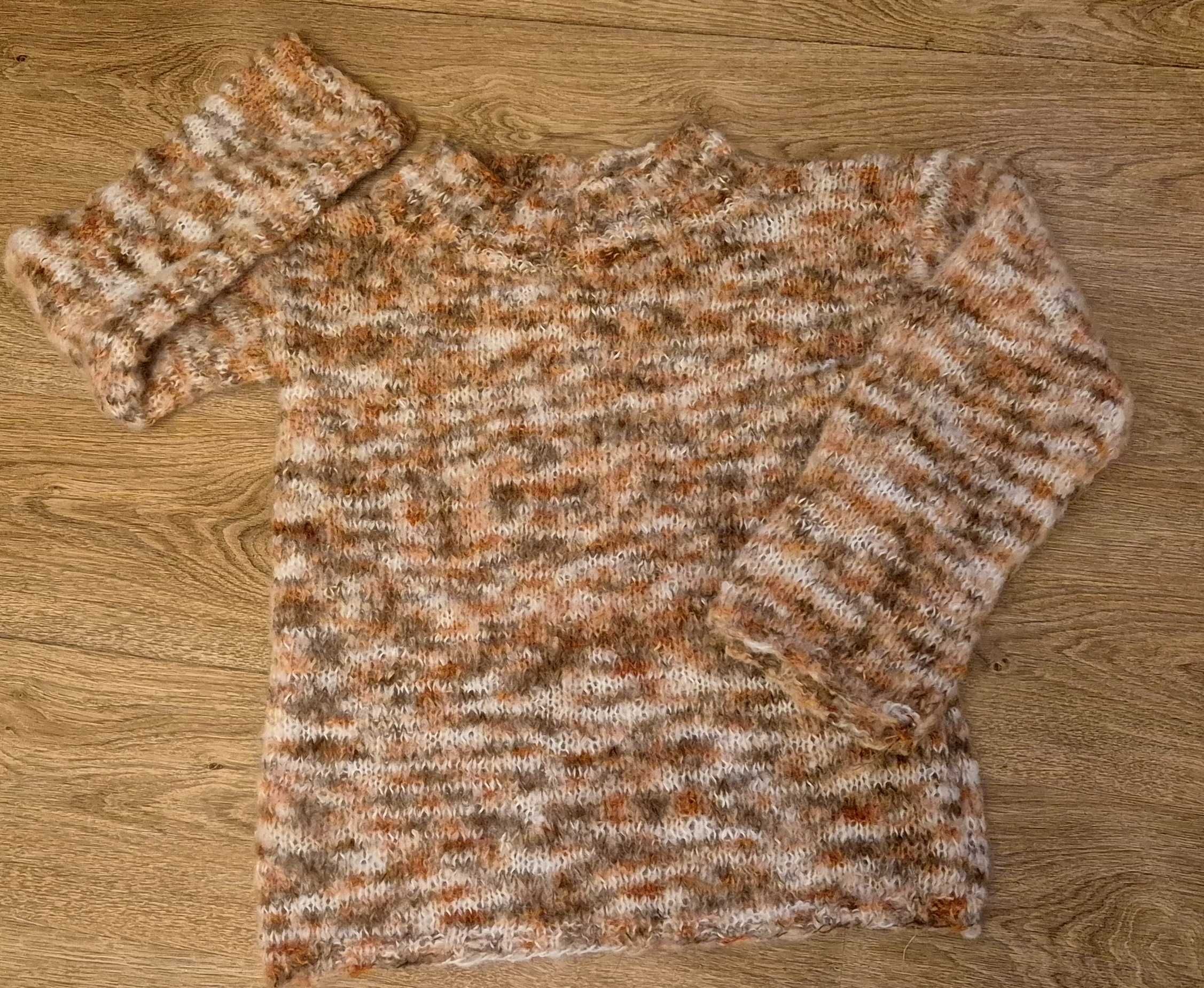 Sweter ręcznie robiony cieniowany