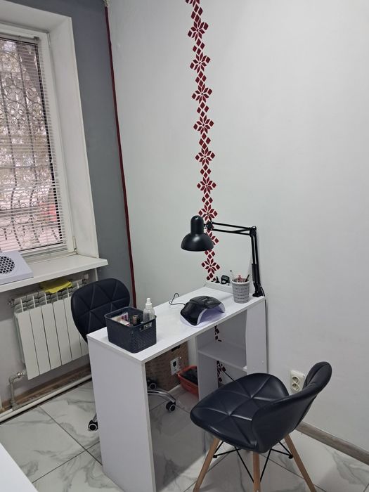 Помещение в центре (под маникюр, массаж, косметику, ресницы и тд)