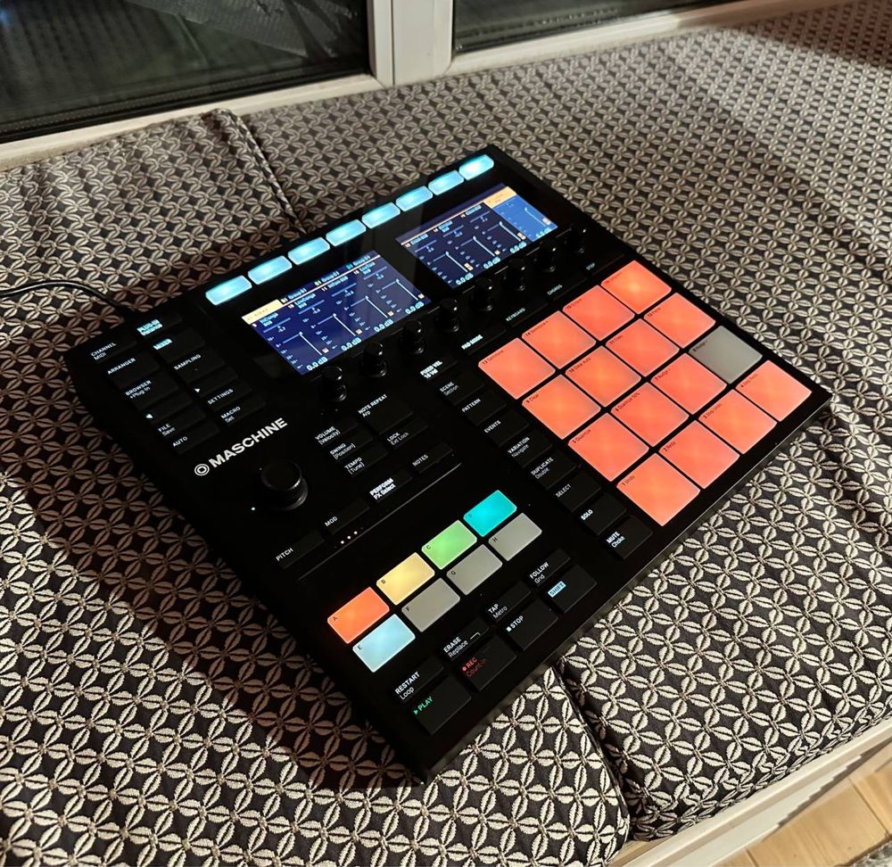 Native Instruments Maschine MK3 Production System