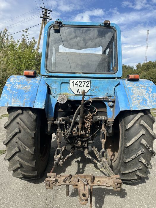 Продам трактор МТЗ-80,дискову борону АГ-2.4,культиватор,оприскувач