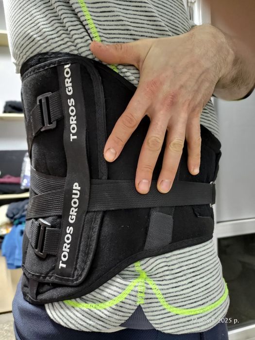 Бандаж попереково-крижовий жорсткий Toros-Group; пояс для хребта.