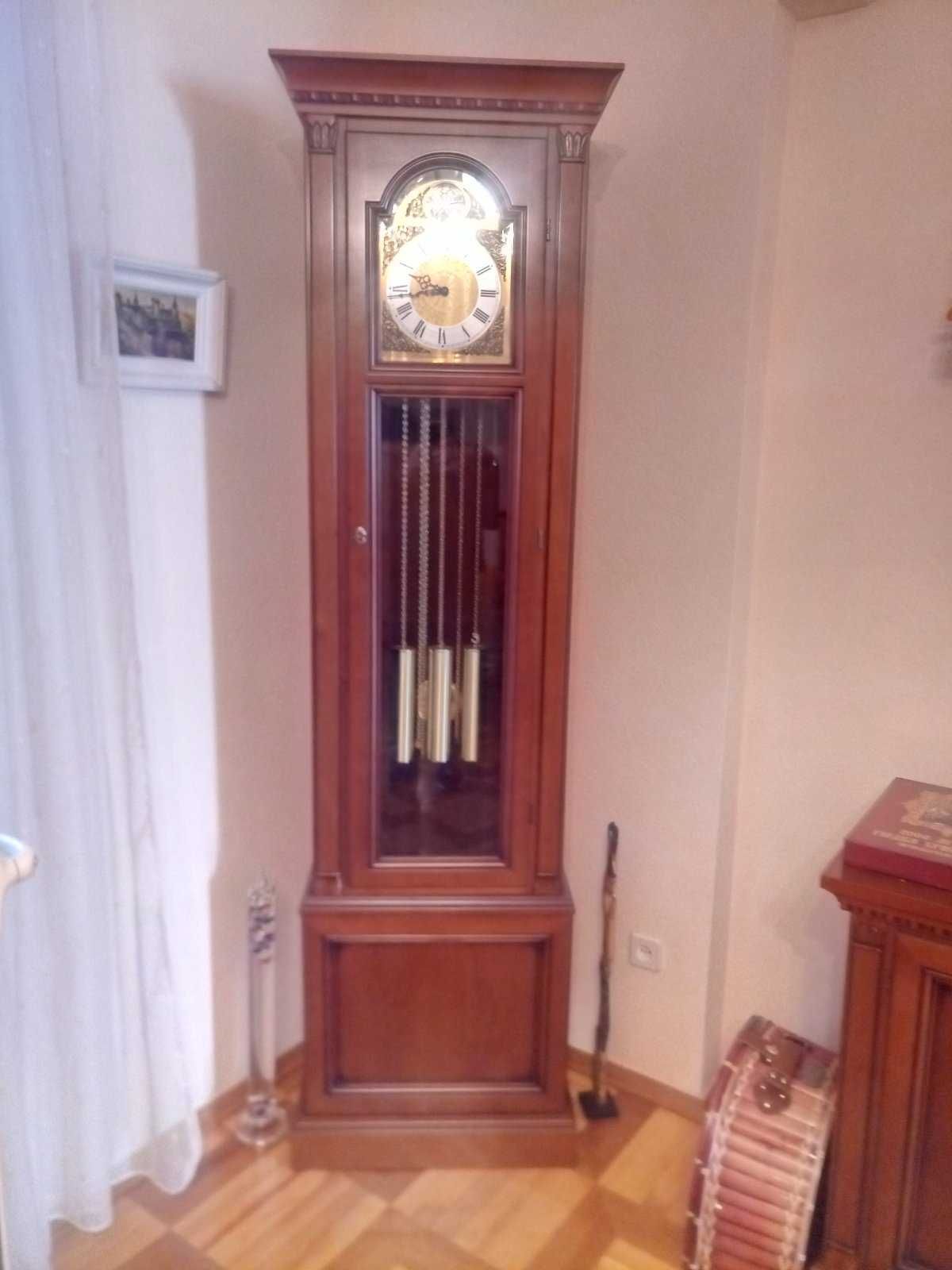 Часы напольные Tempus Fugit