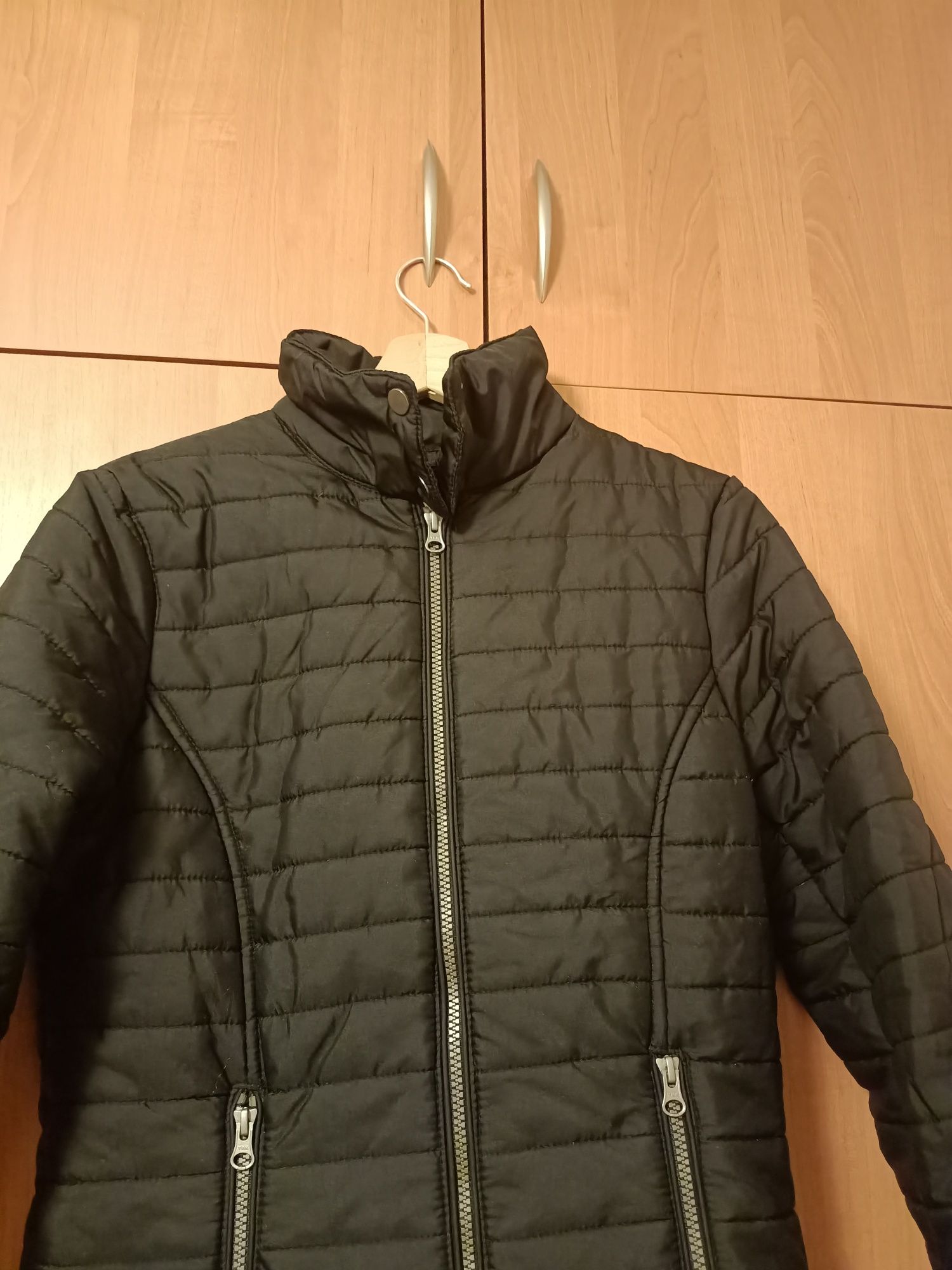 Esmara czarna zimowa kurtka pikowana ocieplana r. 36