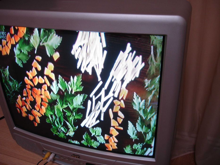 продам телевизор JVC японский