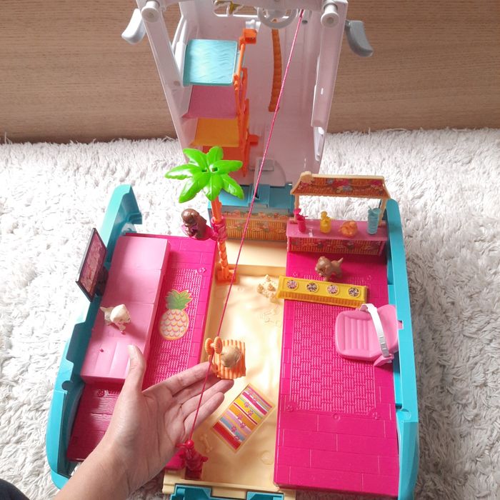 Kamper Barbie, wakacyjny pojazd piesków, Mattel DLY33+ gratis
