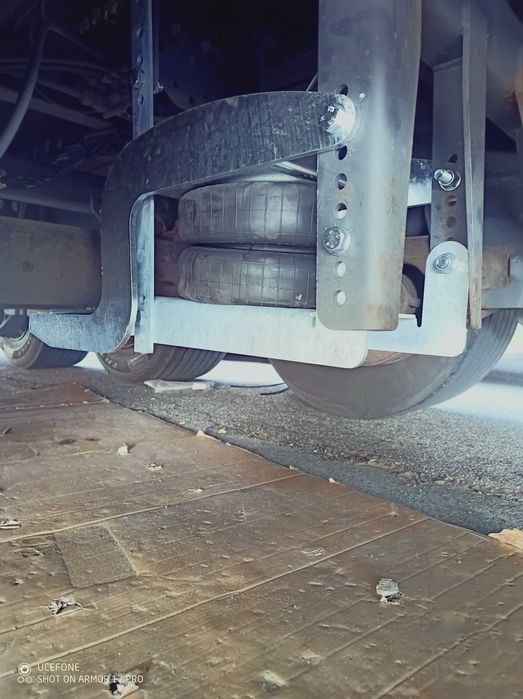 Podnoszenie podnoszenia osi naczepa  Wielton