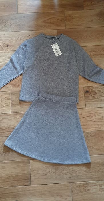 Костюм Zara  (спідничка +светр)теплий