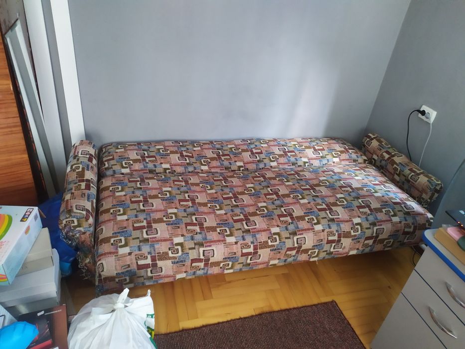 Вживаний розкладний диван